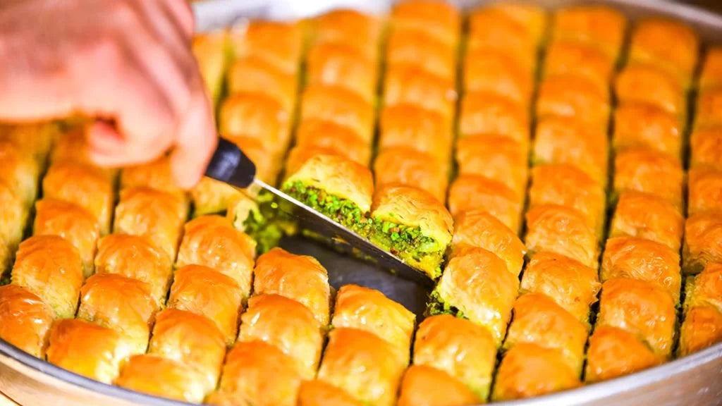 Aseyah Pistachio Baklava (500g) by Abbas Oglu
