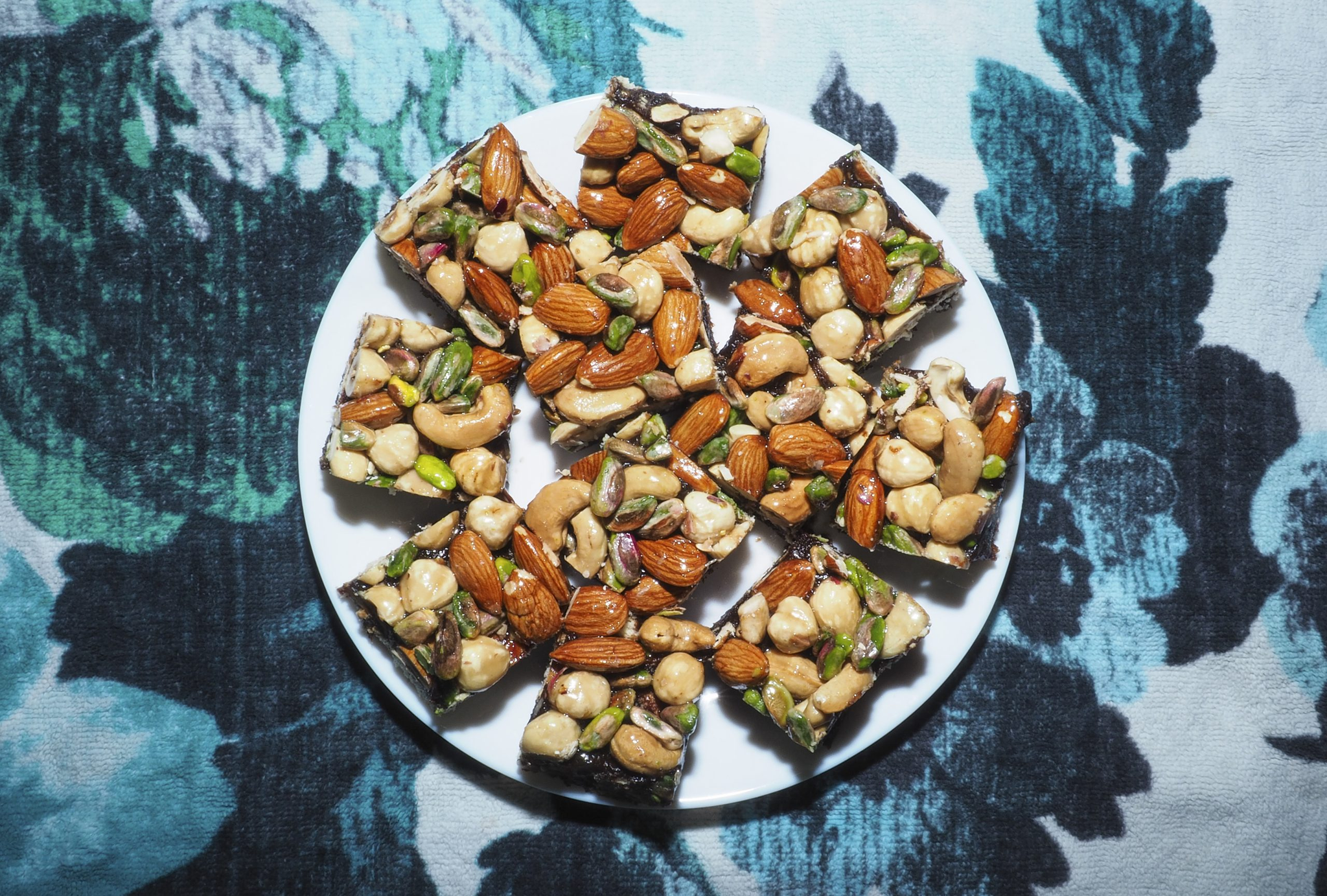 Mixed Nut Balloreyah (500g) by Abbas Oglu